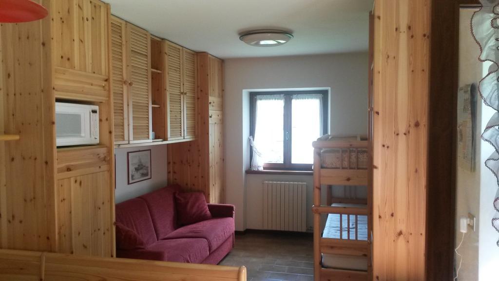 Baita Bianca Apartamento Campodolcino Habitación foto